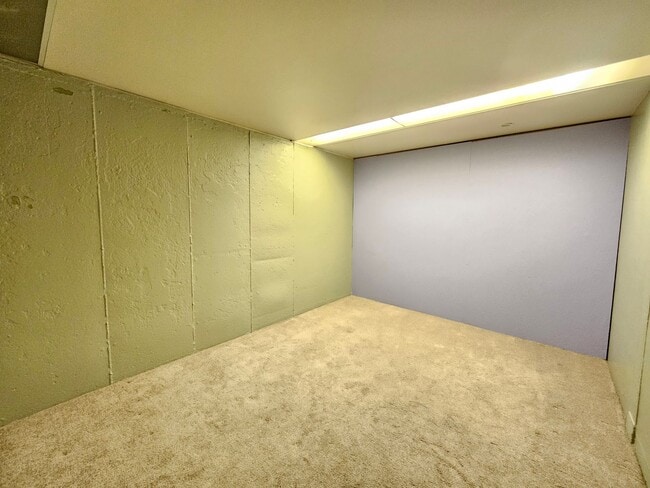 Building Photo - $1,700 - 2 Bed / 1 Bath Charming Rancher H...