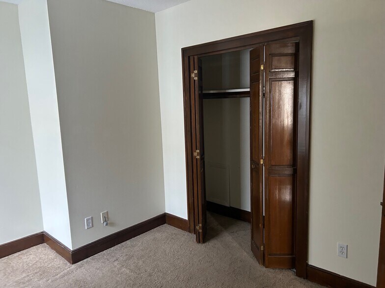 Building Photo - 2432 Stevens Ave