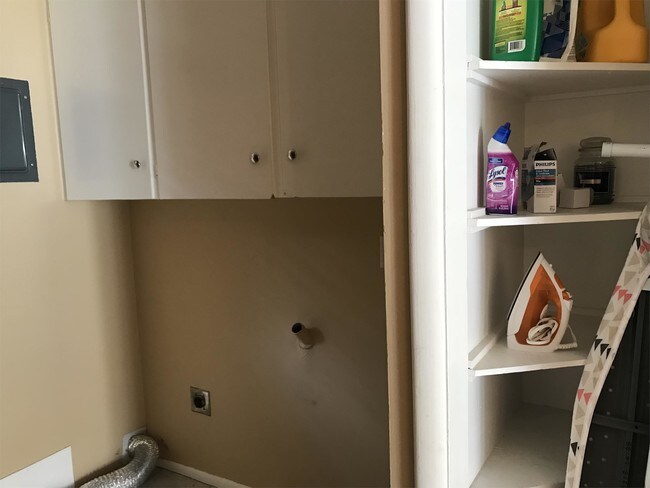 Building Photo - 1225 Zenith Ave