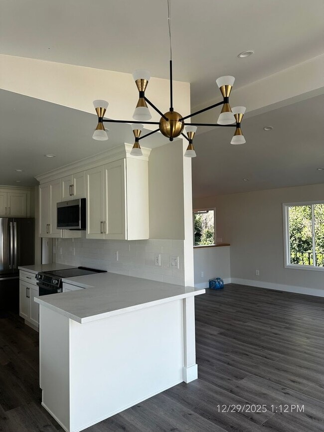 Building Photo - Brown 1403-1407