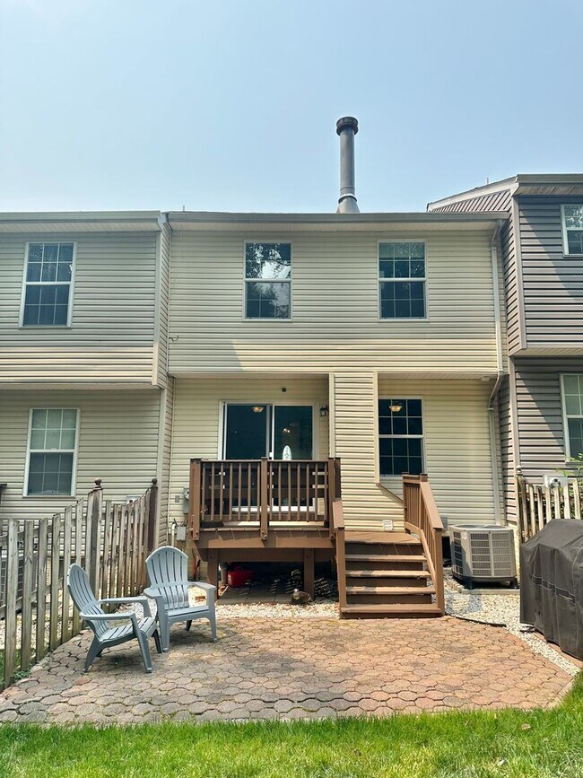 Building Photo - STAFFORD TOWNHOUSES - CLOSE TO QUANTICO