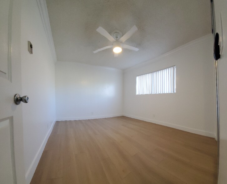 Building Photo - 1230 W Hillandale Ave