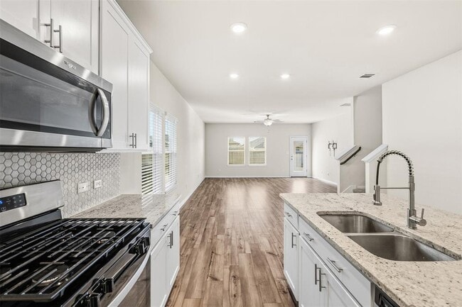 Building Photo - 520 Loriner Wy