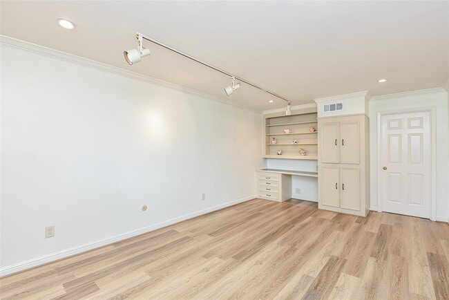 Building Photo - 4812 Palmetto St