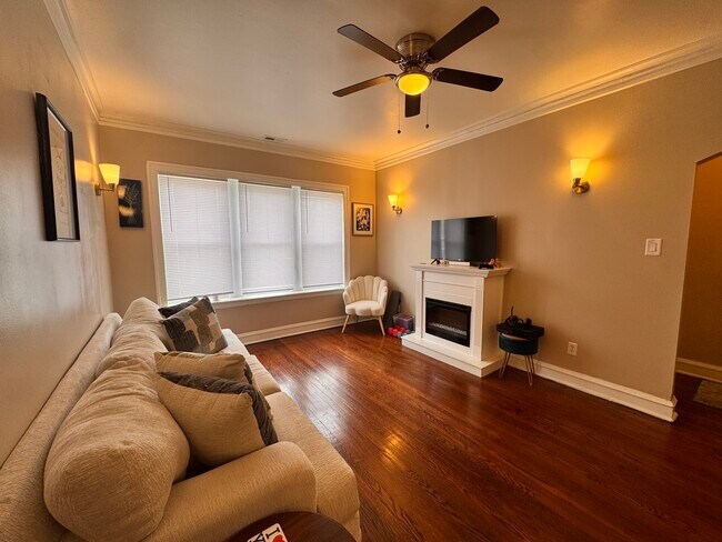 Building Photo - 2833 W 66th St