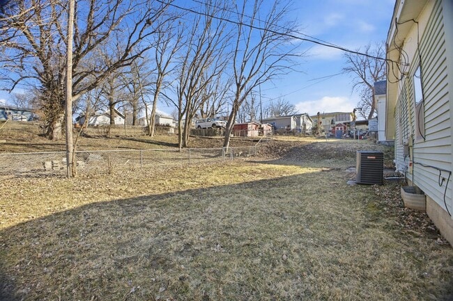 Building Photo - Spacious 3-Bed Home with Finished Basement and Extra Room