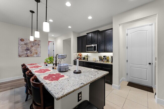 Building Photo - 4920 Blanche Ct