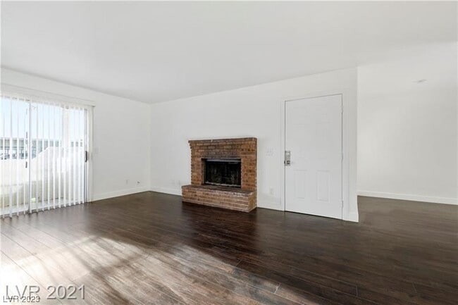 Building Photo - 3749 Carlyle Dr