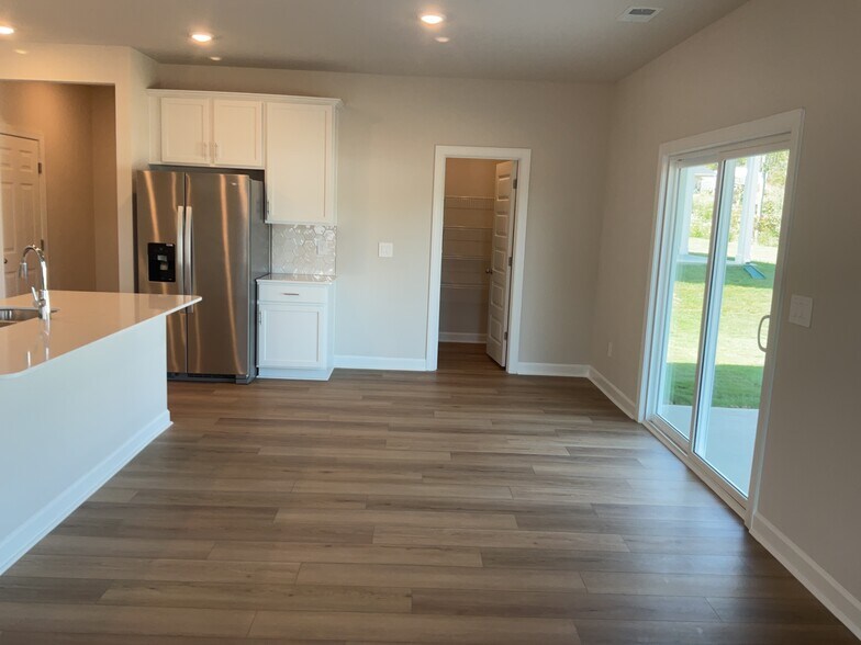 Building Photo - 307 Granby Trl