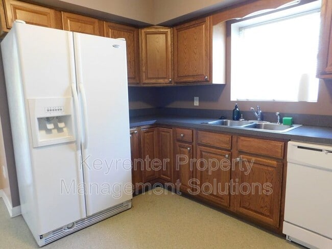 Building Photo - 24 Rose Garden Ln