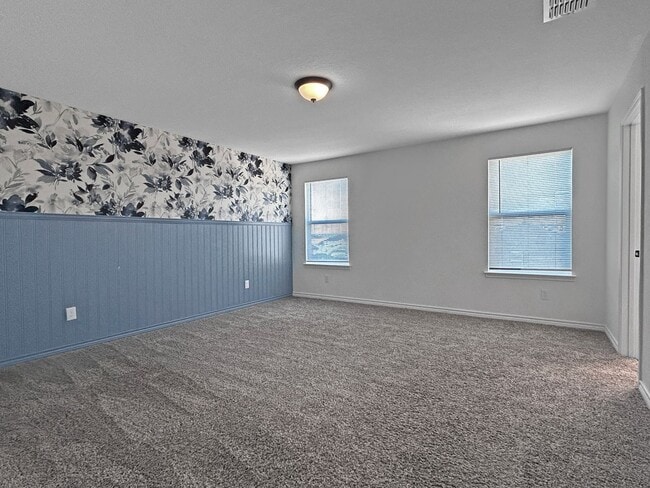 Building Photo - Comfy Converse Home—Stylish Upgrades, Grea...