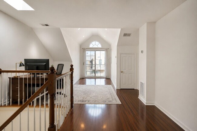 Building Photo - 239 Brower Ct