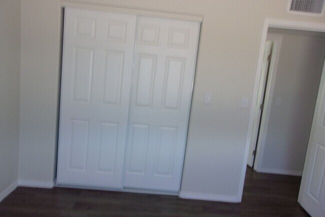 Building Photo - Great home in with great mountain views.