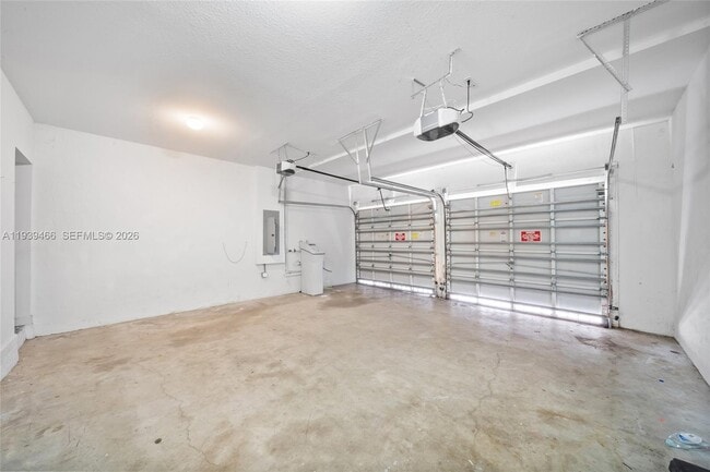 Building Photo - 3641 NE 4th St