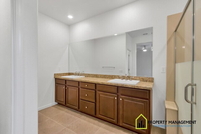 Building Photo - Vineyard Creek-Former Model Home
