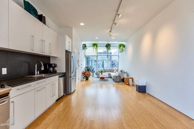 Building Photo - Amazing Two-Level Loft in the Heart of the...