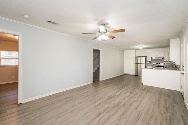 Building Photo - Newly Renovated Single Family Home | 4 BR/2BA | Car Covered Parking | With 2 living areas