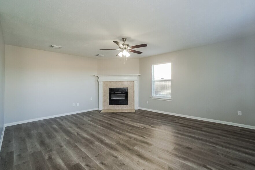 Building Photo - 5370 Kyla Cir