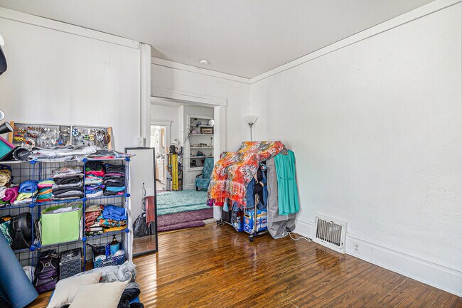 Building Photo - 403 S. Seventh #2