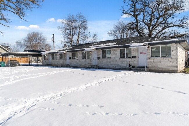 Building Photo - 5410 N Lacey St
