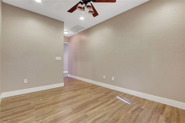 Building Photo - 2320 Meteor Shower St