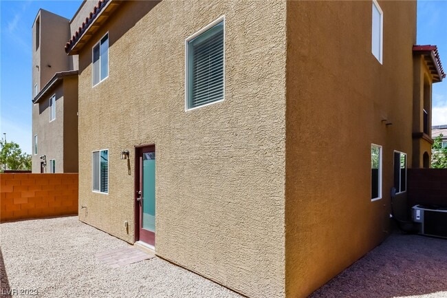 Building Photo - 10490 Forked Run St