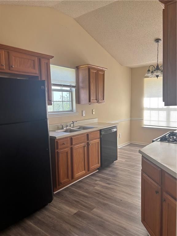 Building Photo - 664 Rosewood Cir
