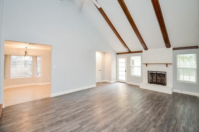 Building Photo - 1606 Crystal Hills Dr
