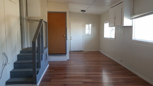 Building Photo - Trailer for Rent