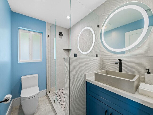 Building Photo - 2754 NE 31st Ct