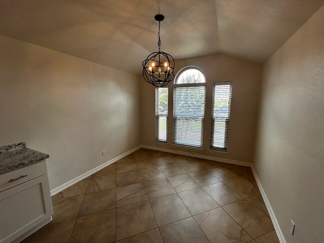 Building Photo - Move-In Ready 3BR/2BA in Round Rock - Enjoy One Month Free Rent When You Move In by November