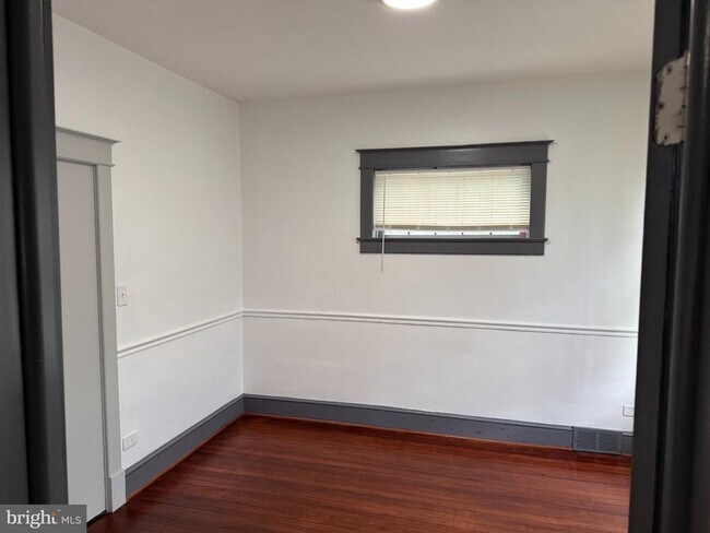 Building Photo - 8803 48th Ave