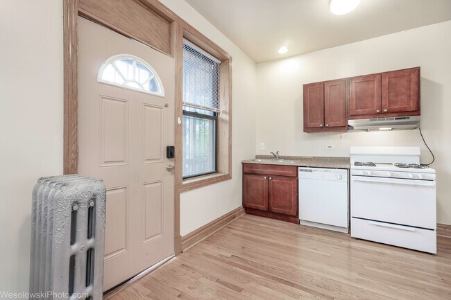 Building Photo - 1165 E 54th St