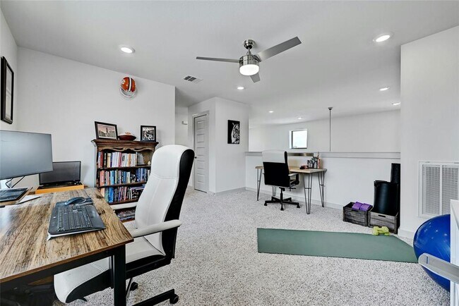 Building Photo - 8133 Linnie Ln
