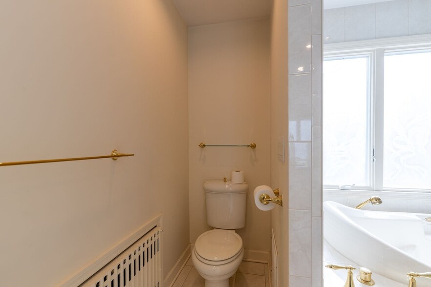 Building Photo - 42 Jefferson Ave