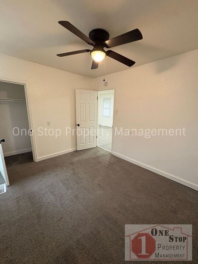 Building Photo - Beautiful 3 Bedroom 2 Bathroom in Kansas City!