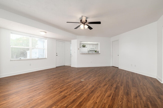 Building Photo - 3254 SE Aster Ln