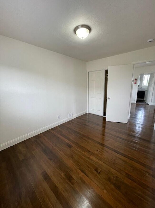 Building Photo - 967-969 30th St