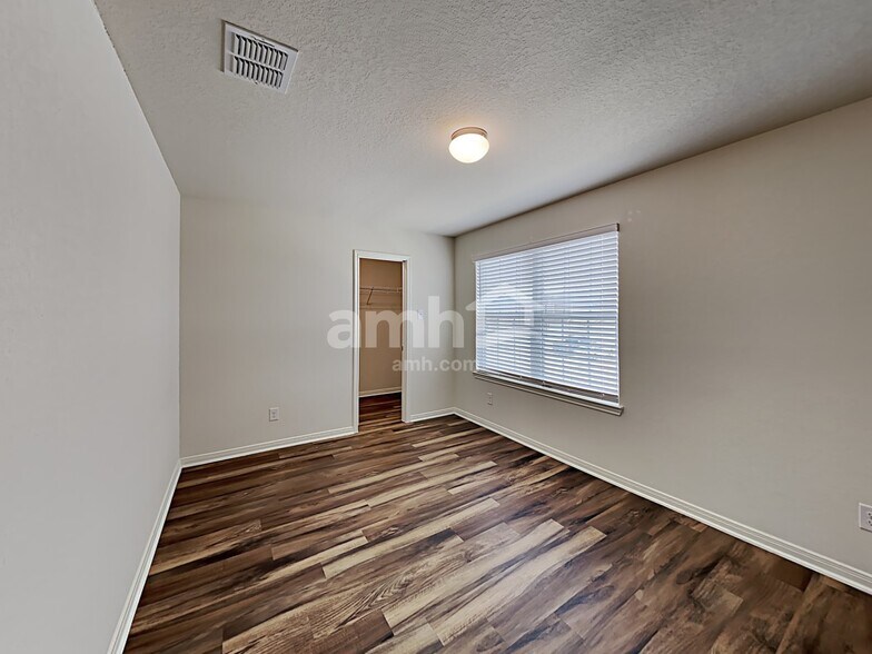 Building Photo - 12250 Commander Dr