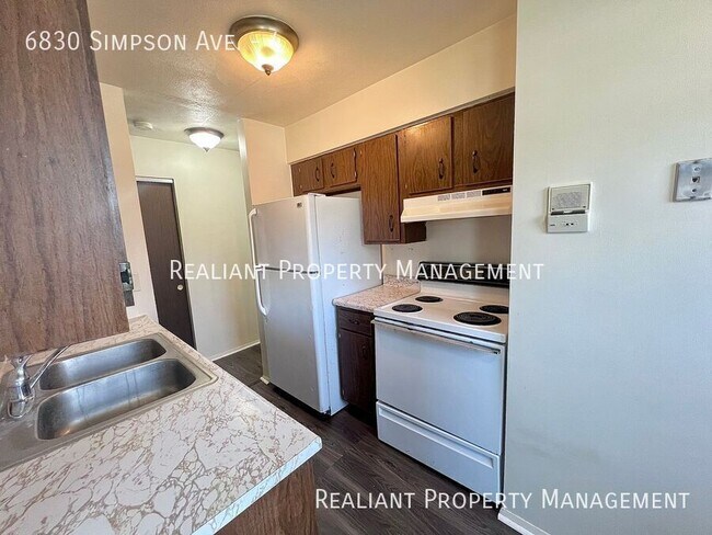 Building Photo - 6830 Simpson Ave