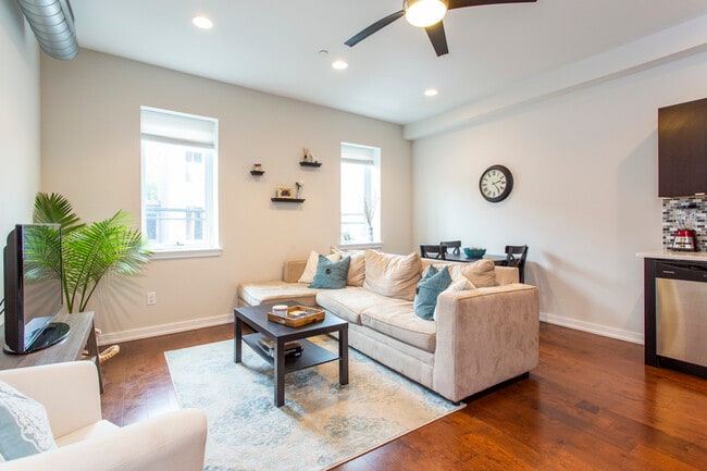 Building Photo - 830 S 4th St