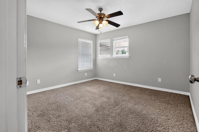 Building Photo - 451 Eisenhower Dr
