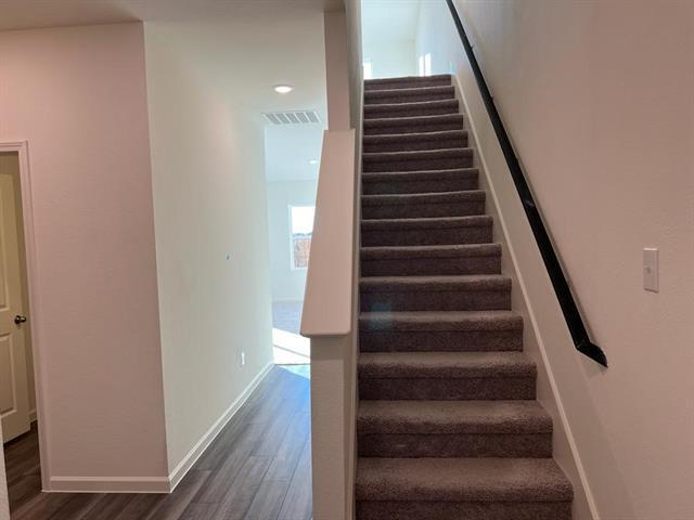 Building Photo - 2118 Revere Dr