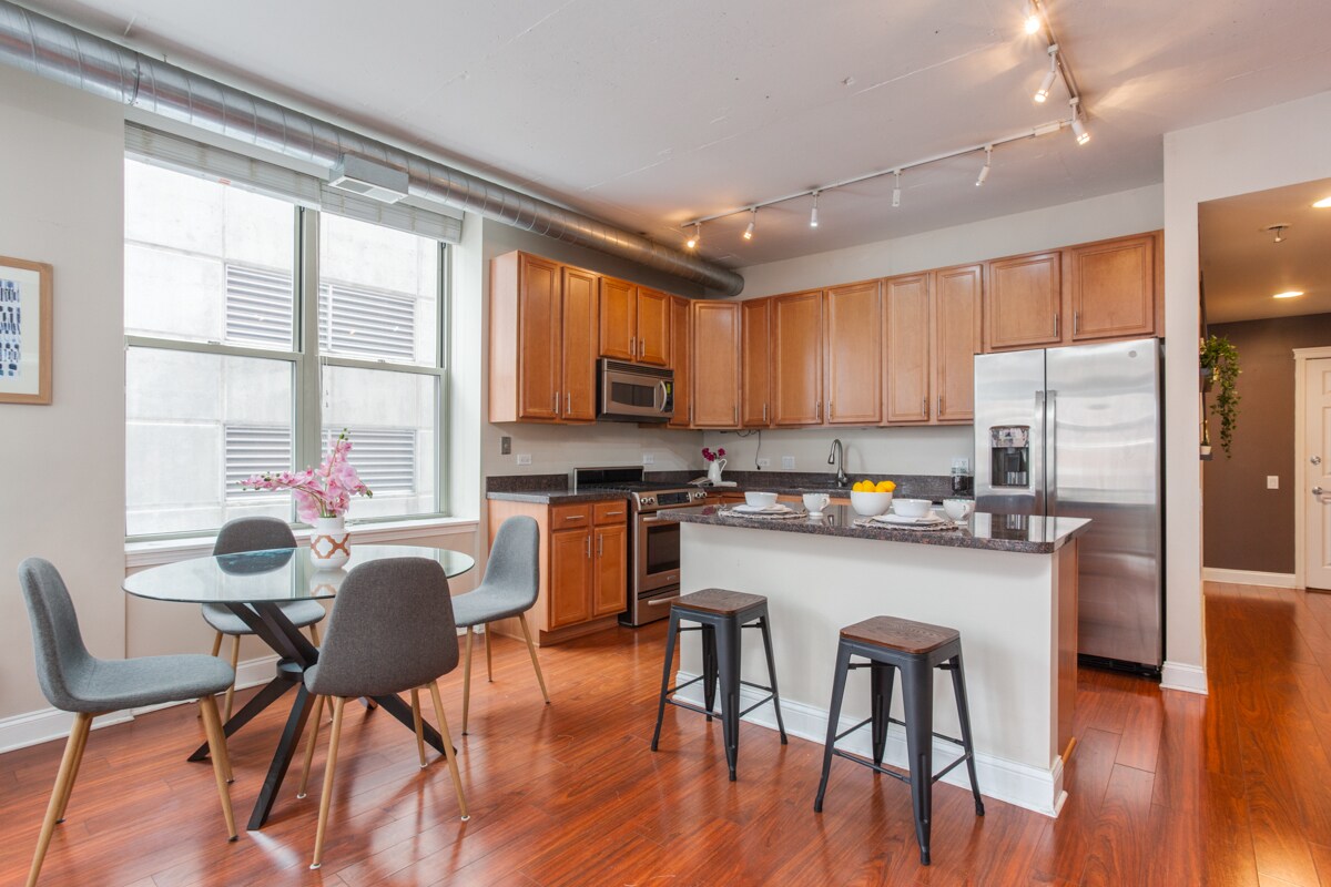 Building Photo - 1001 W Madison St