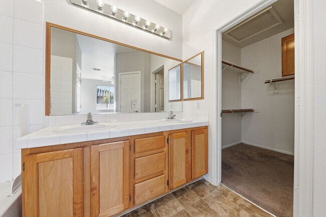 Building Photo - Beautiful Single-Story Home on an Oversized Corner Lot in Silverado Ranch — No HOA!