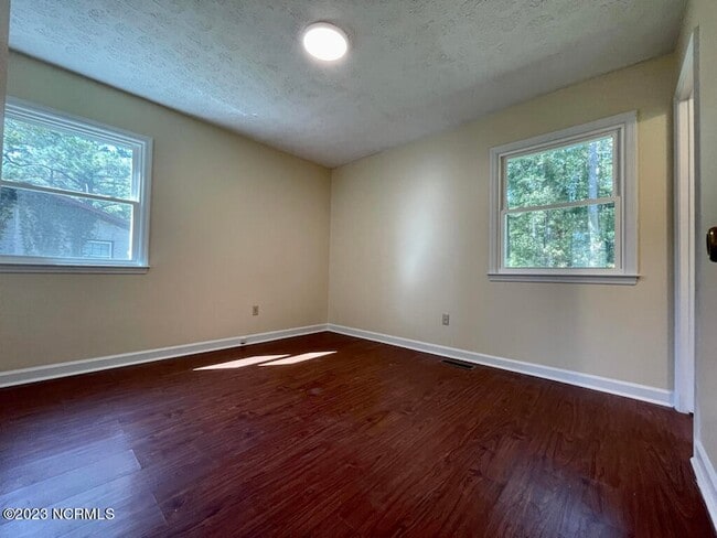 Building Photo - 3804 Brandywine Dr