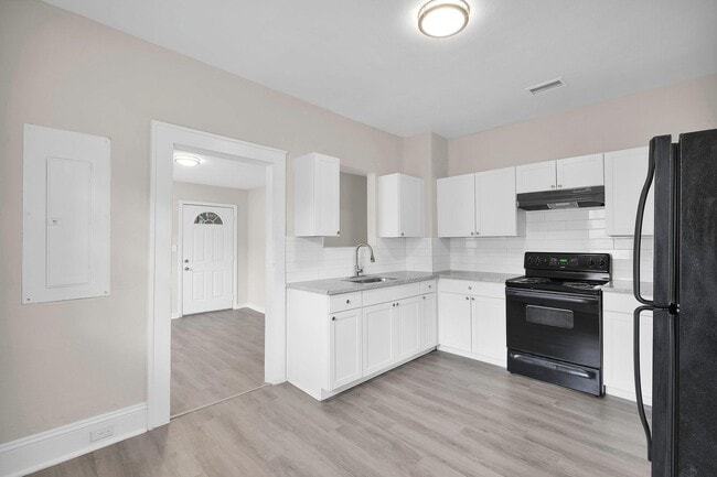 Building Photo - 6418 Sapphire Dr