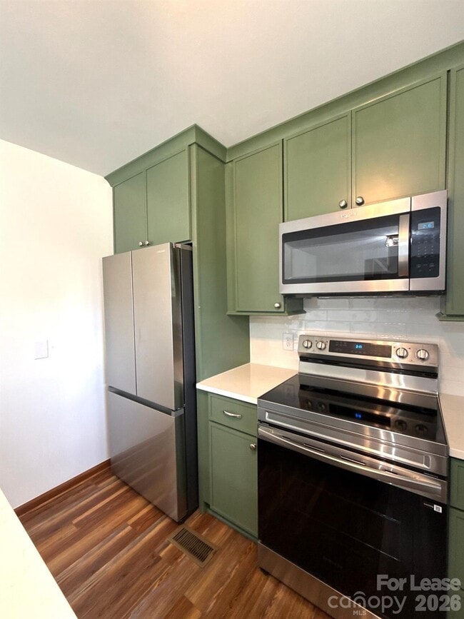 Building Photo - 110 Aqua Dr