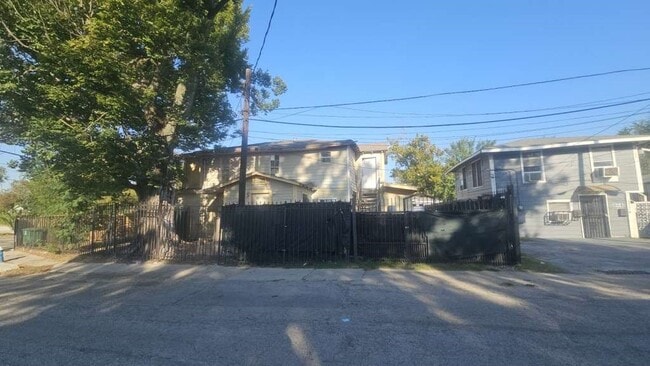 Primary Photo - 6502 W Montgomery Rd
