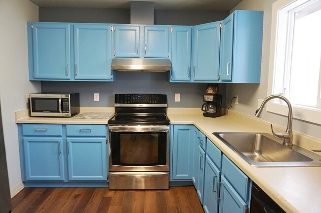 Building Photo - 1020 Friendly Ln